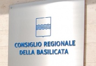 Il consiglio approva le variazioni di bilancio della Regione 2015/2017